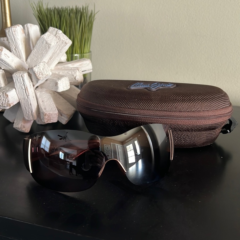 Maui Jim sunglasses. Case included. Please message with any questions.